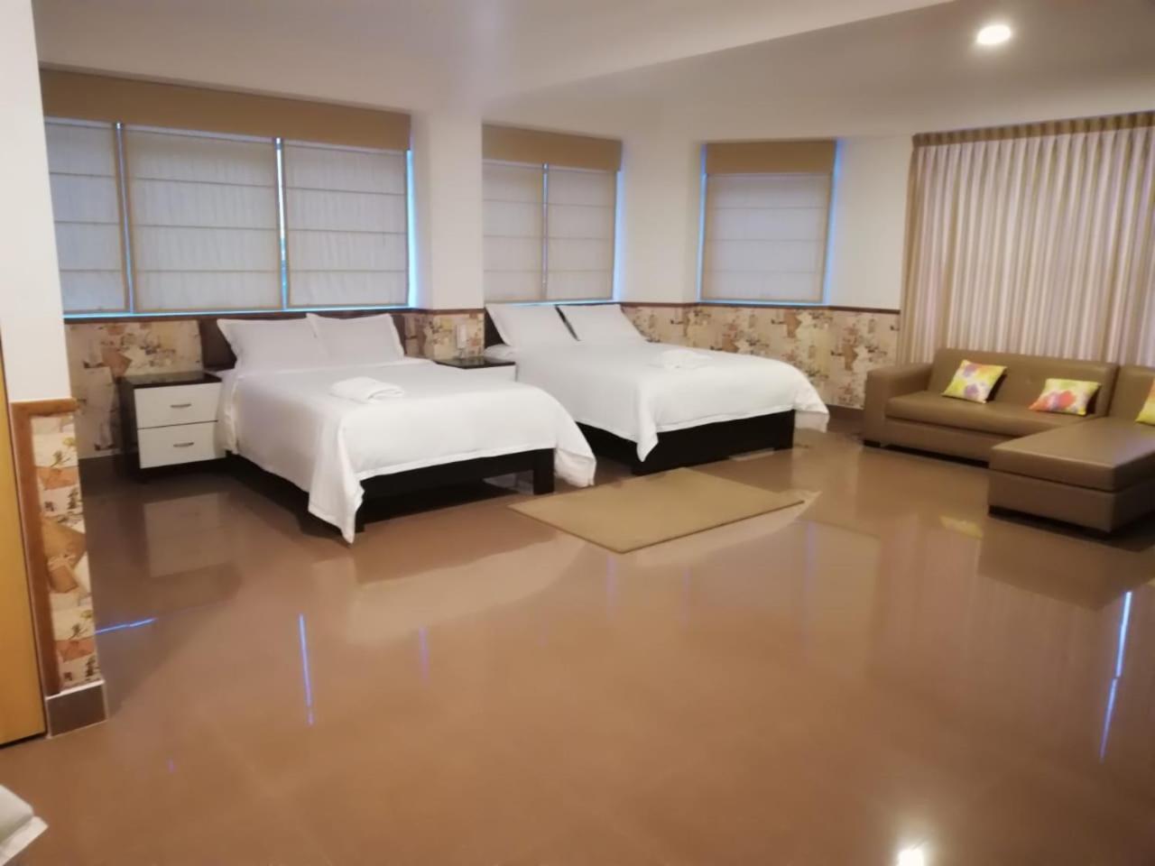 Hotel Costa Riviera Mala Екстер'єр фото