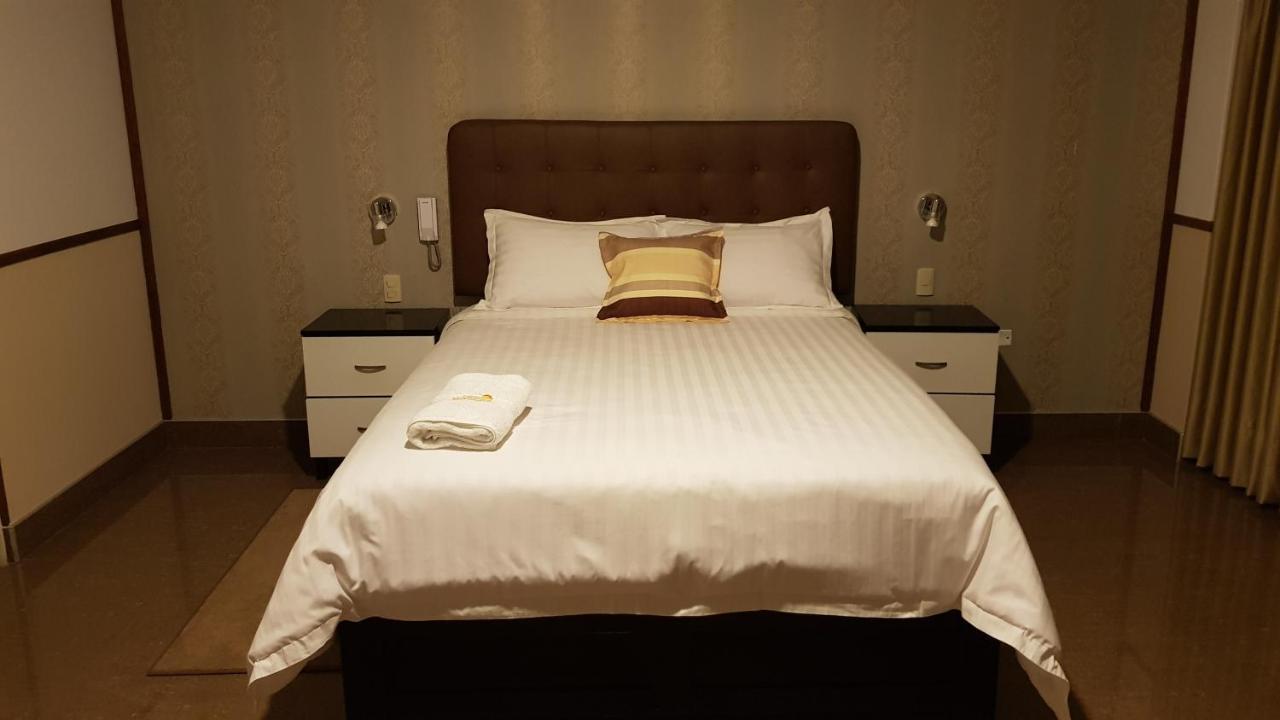 Hotel Costa Riviera Mala Екстер'єр фото